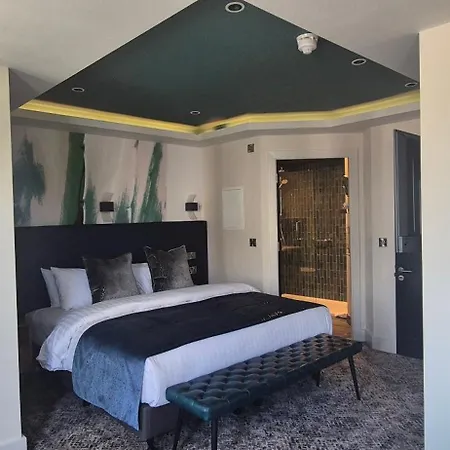 מלון Hotel67
