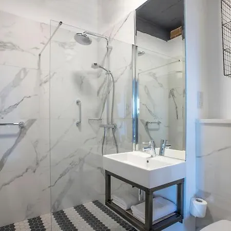 Отель Hotel67 At Gleneagle 4*