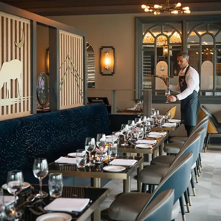 Hotel67 At Gleneagle Отель